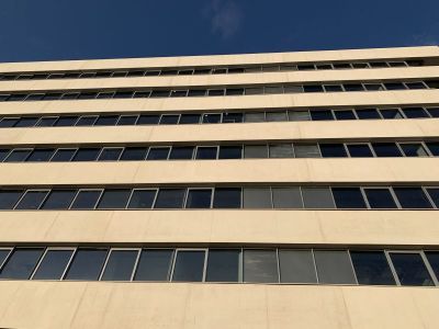 Notre Dame des Anges - Ecole surmontée d'un immeuble de bureaux - Lyon (69)