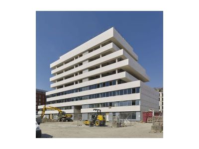 Notre Dame des Anges - Ecole surmontée d'un immeuble de bureaux - Lyon (69)